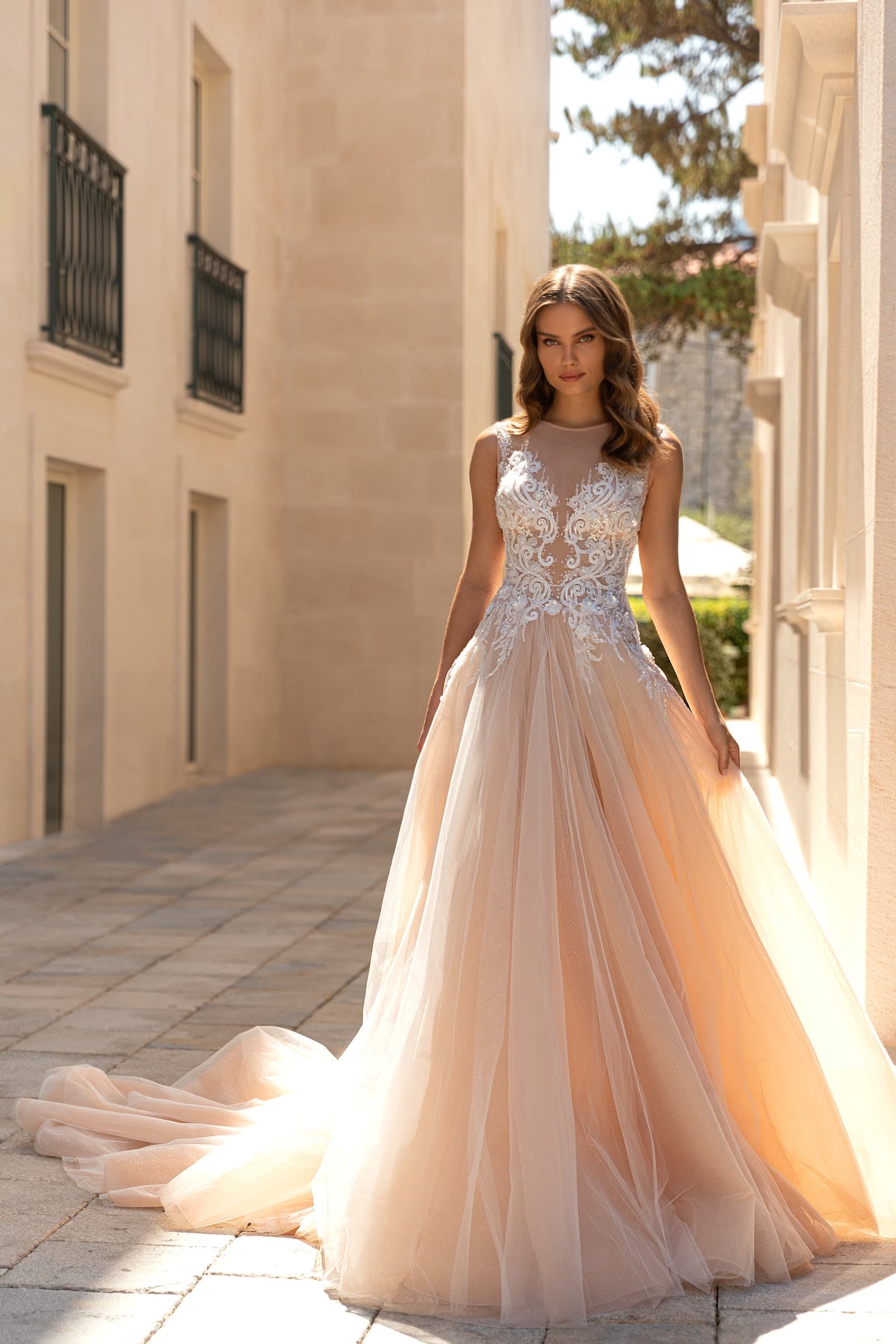 Look 16