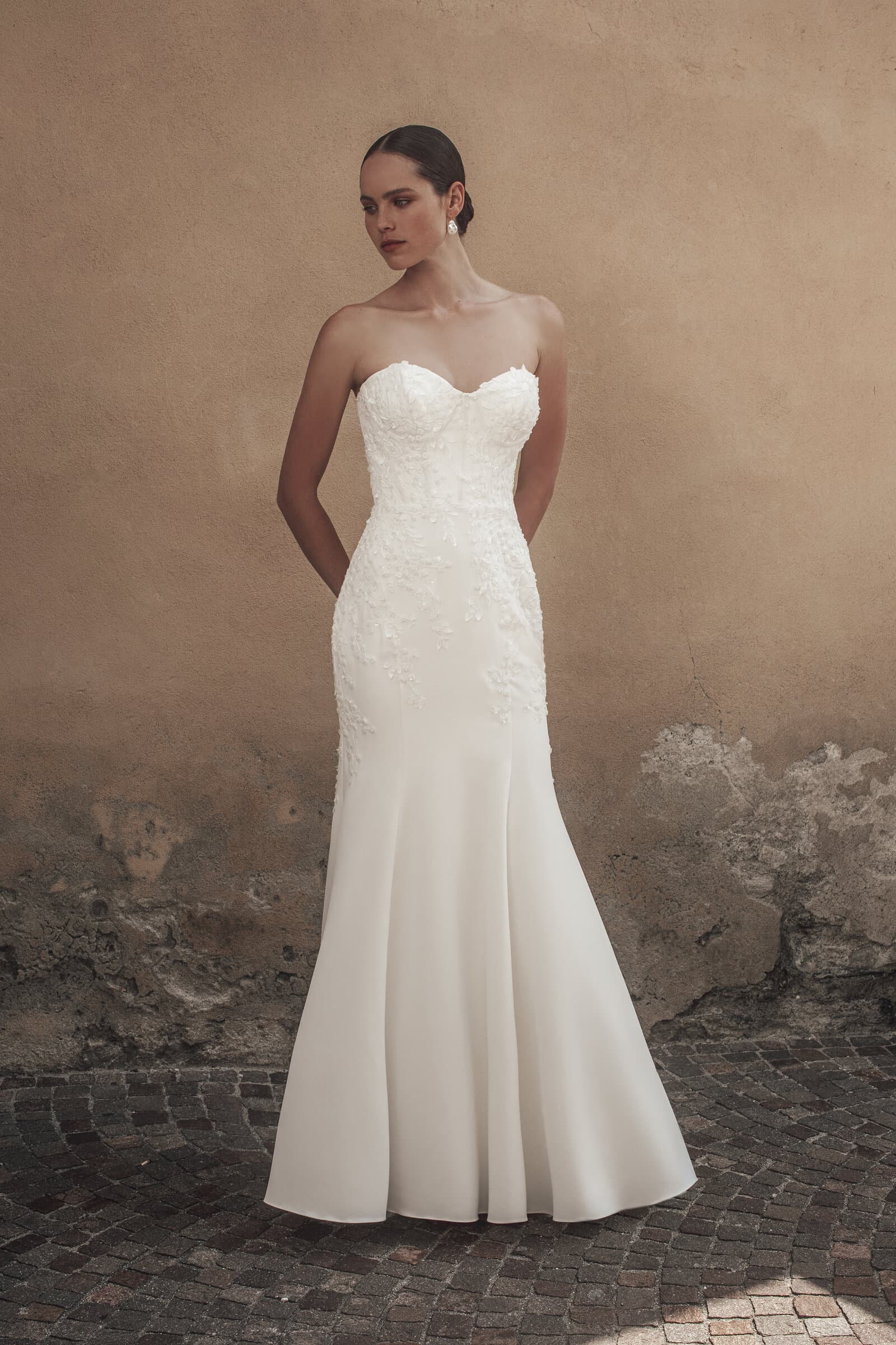Hera (MJ1002)